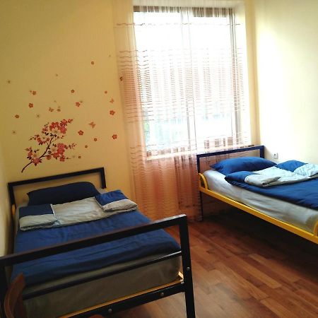Shat Lav Hostel Єреван Екстер'єр фото