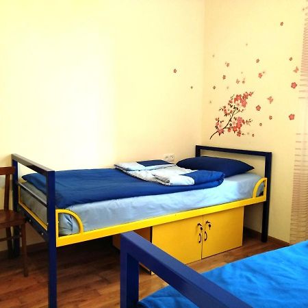 Shat Lav Hostel Єреван Екстер'єр фото