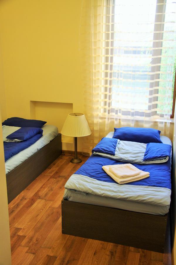 Shat Lav Hostel Єреван Екстер'єр фото