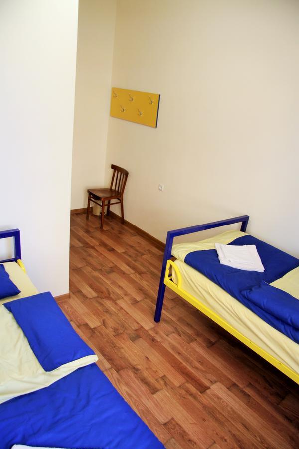 Shat Lav Hostel Єреван Екстер'єр фото