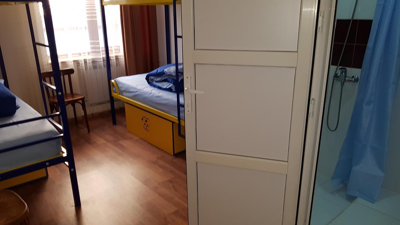 Shat Lav Hostel Єреван Екстер'єр фото