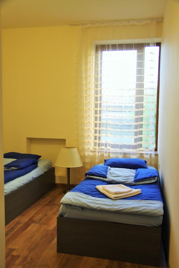 Shat Lav Hostel Єреван Екстер'єр фото