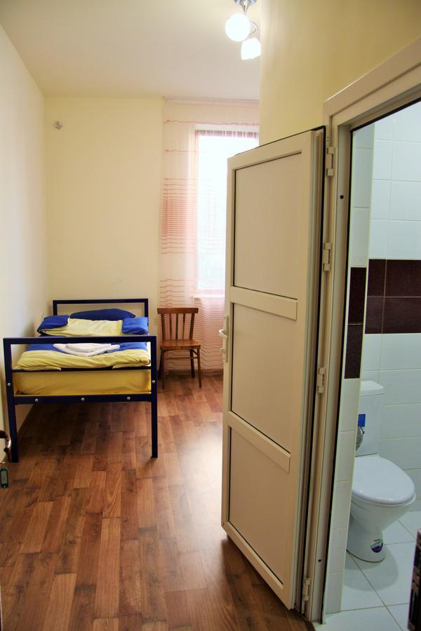 Shat Lav Hostel Єреван Екстер'єр фото