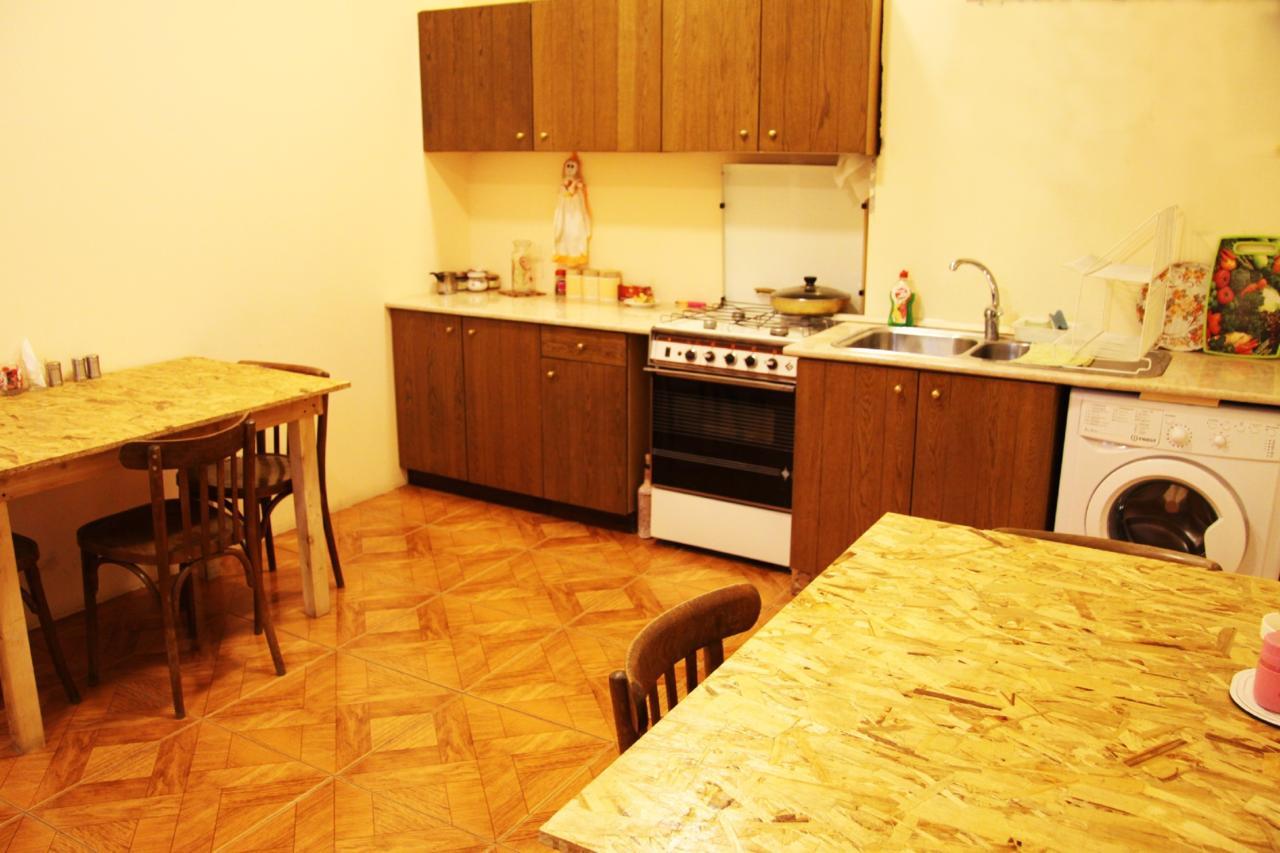 Shat Lav Hostel Єреван Екстер'єр фото