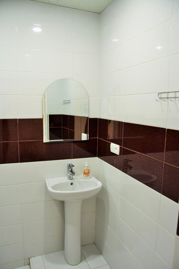 Shat Lav Hostel Єреван Екстер'єр фото