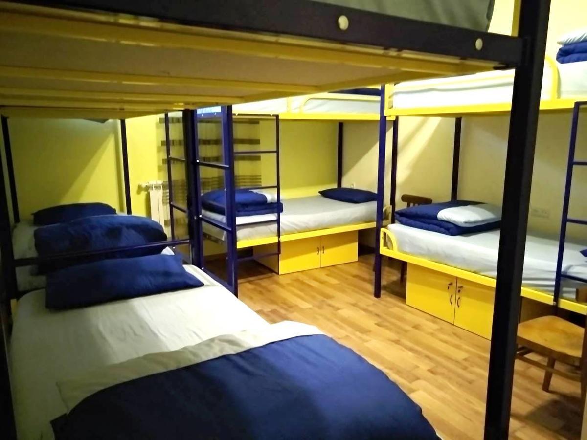 Shat Lav Hostel Єреван Екстер'єр фото