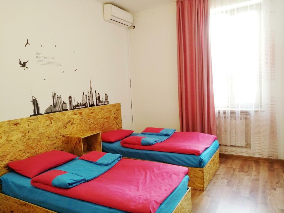 Shat Lav Hostel Єреван Екстер'єр фото