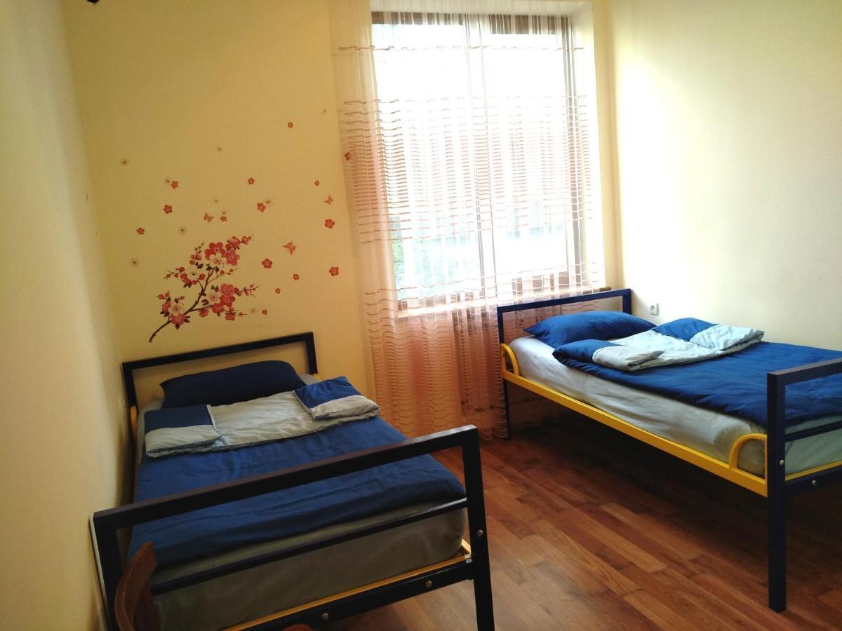 Shat Lav Hostel Єреван Екстер'єр фото